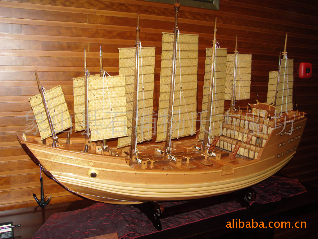 手工木船雕刻图片